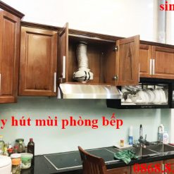 may hut mui phong bep 573x400